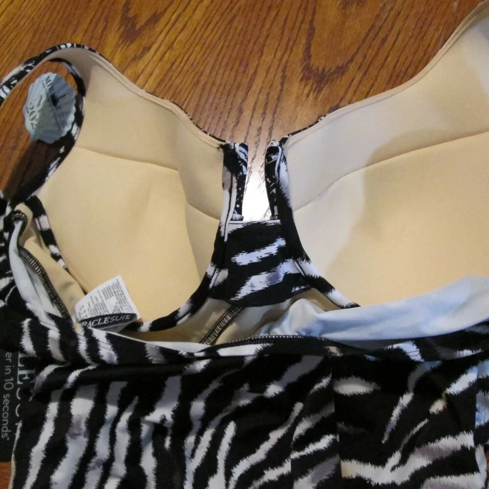 Miraclesuit Escape One Piece in Tigre Sombre NWT Sz 16 - Picture 15 of 15